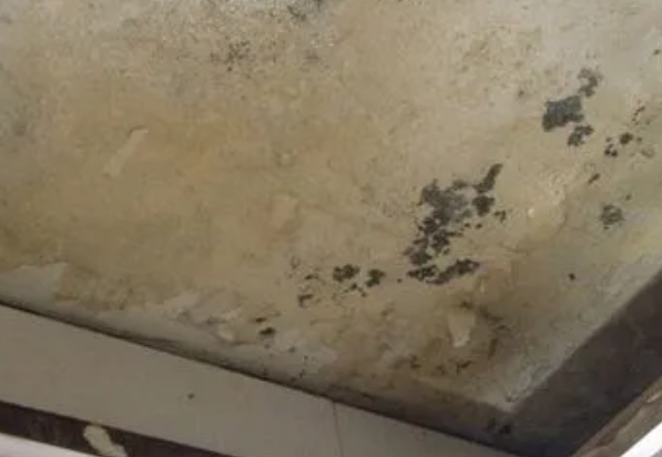 漳州市阳台漏水维修公司分享下漳州市卫生间渗水维修需要注意哪些问题。